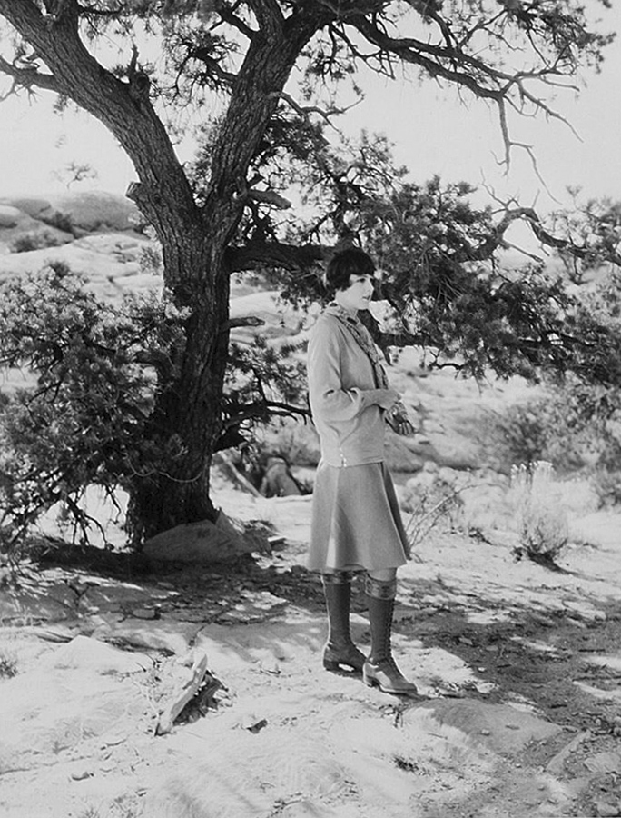 Drums of the Desert (1927)